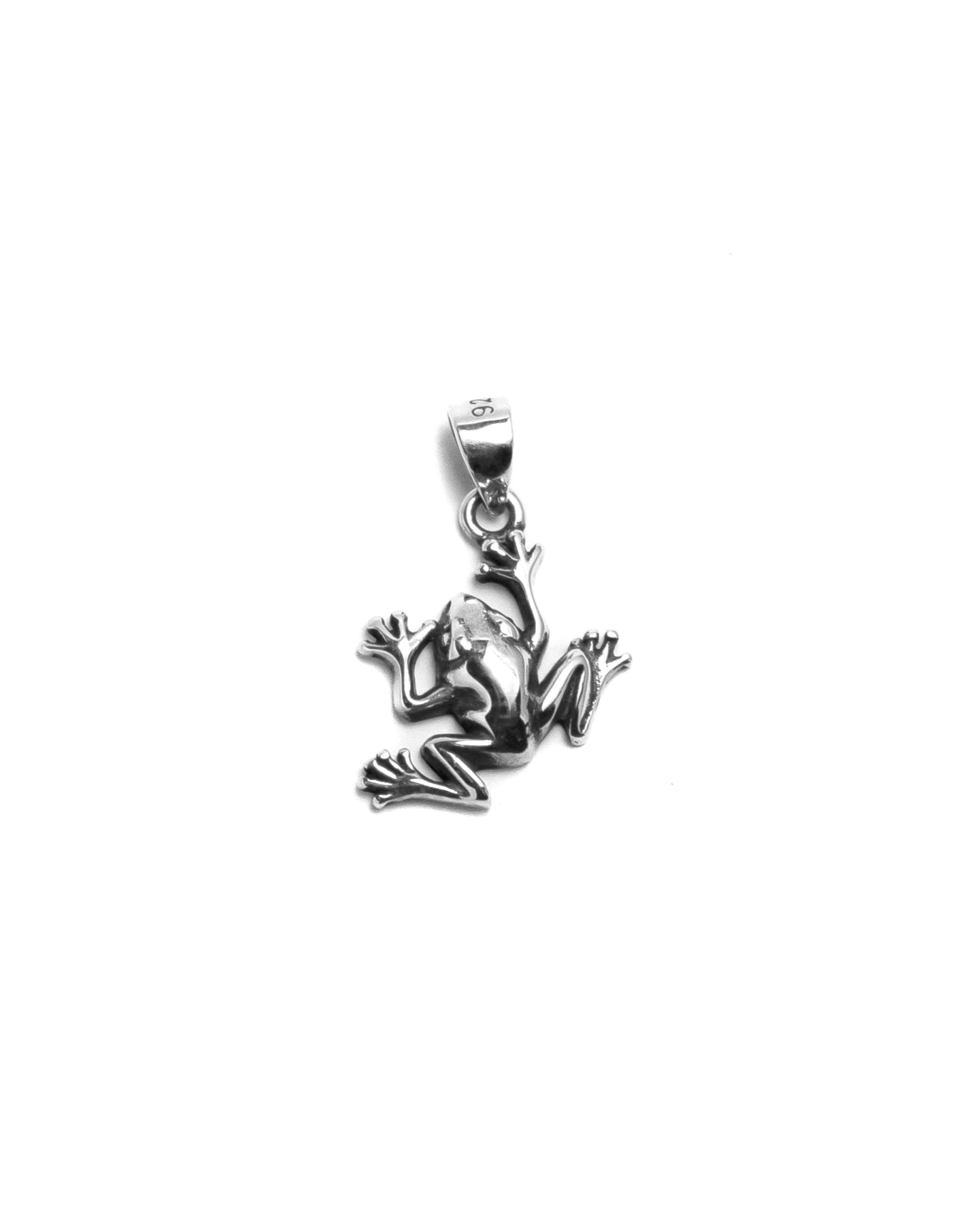 sterlign silver frog pendant